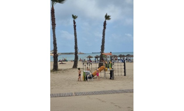 Sale - Apartment / flat -
Torrevieja - Playa Los Naufragos