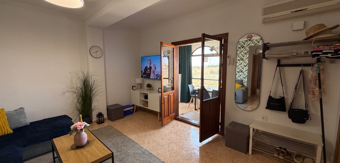 Sale - Apartment / flat -
Torrevieja - Torre La Mata