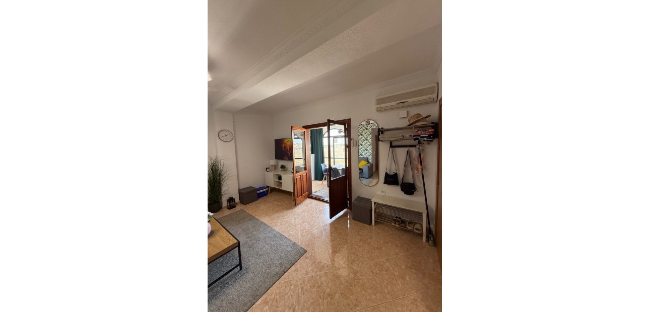 Sale - Apartment / flat -
Torrevieja - Torre La Mata