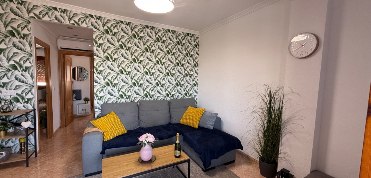 Sale - Apartment / flat -
Torrevieja - Torre La Mata