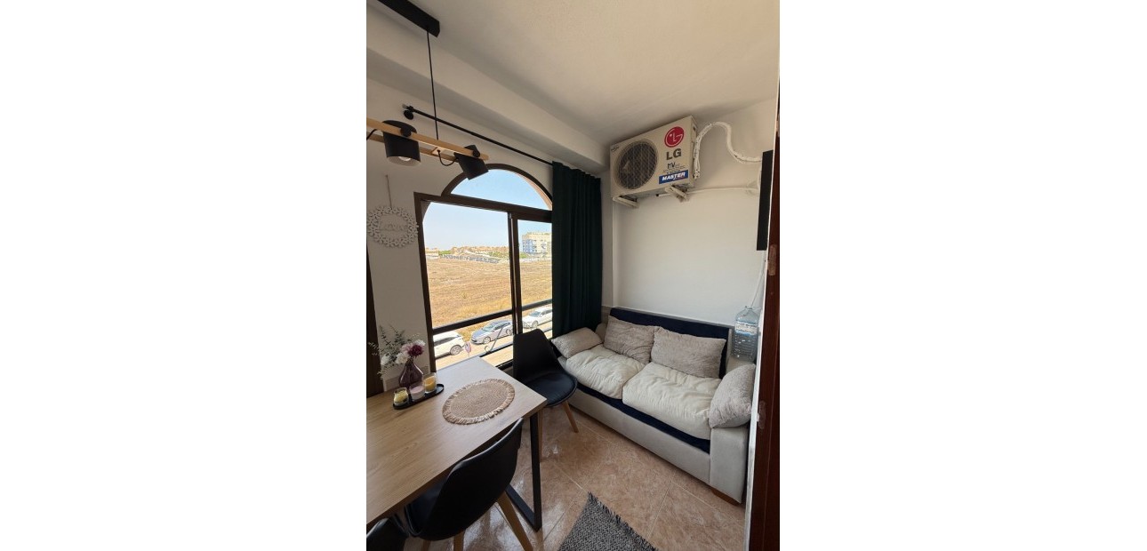 Sale - Apartment / flat -
Torrevieja - Torre La Mata