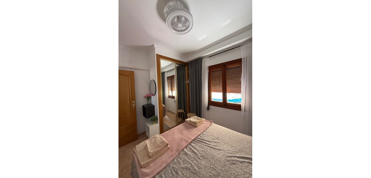 Sale - Apartment / flat -
Torrevieja - Torre La Mata