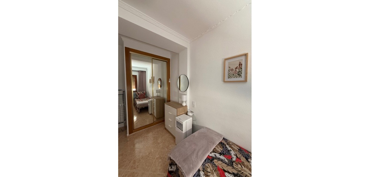 Sale - Apartment / flat -
Torrevieja - Torre La Mata