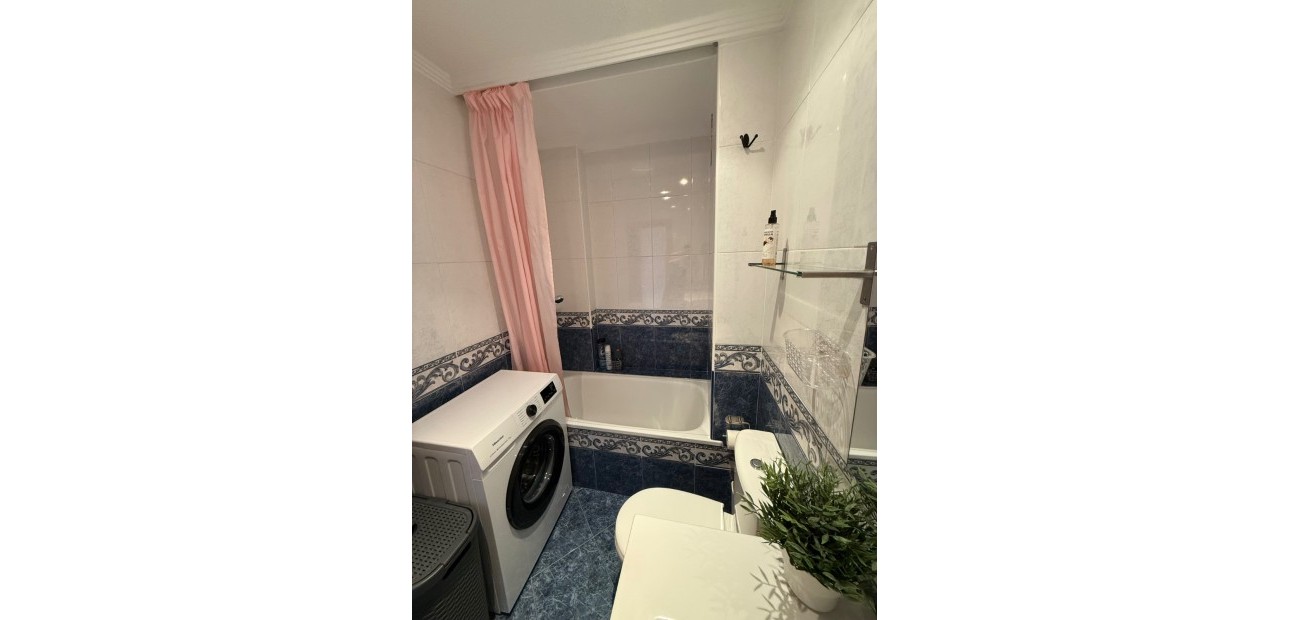Sale - Apartment / flat -
Torrevieja - Torre La Mata