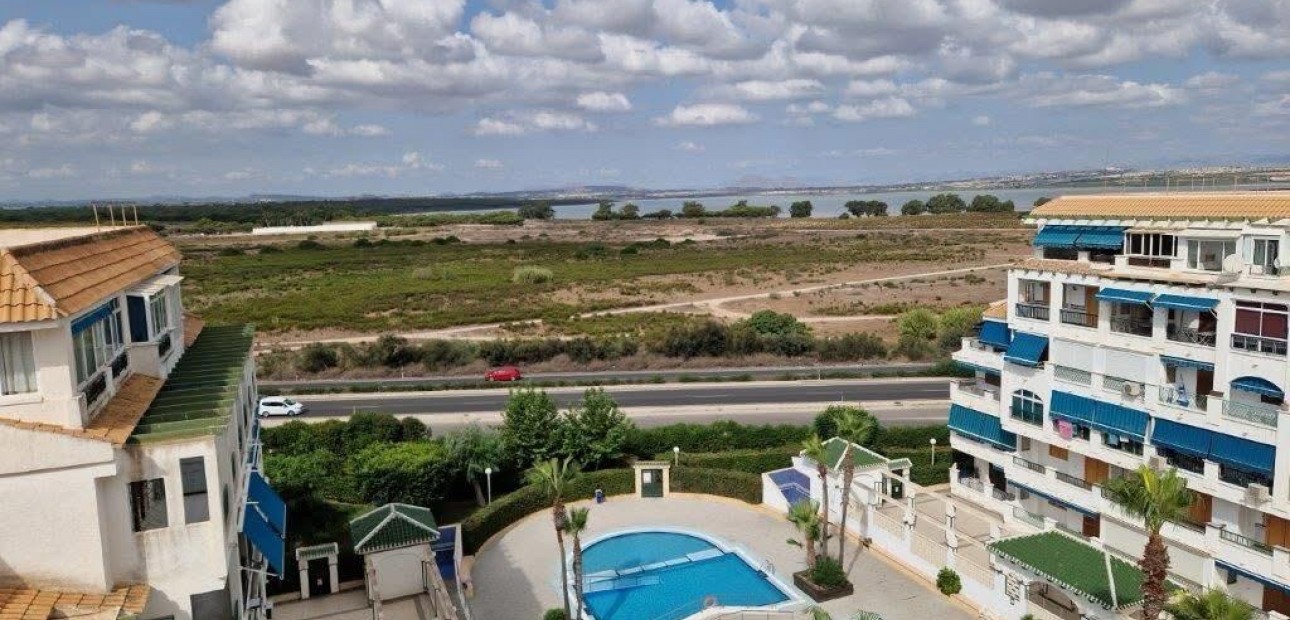 Sale - Apartment / flat -
Torrevieja - Torre La Mata