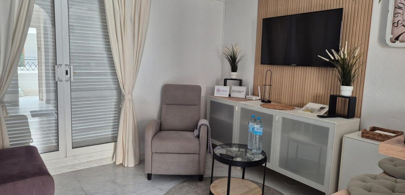 Sale - Apartment / flat -
Torrevieja - Torre La Mata