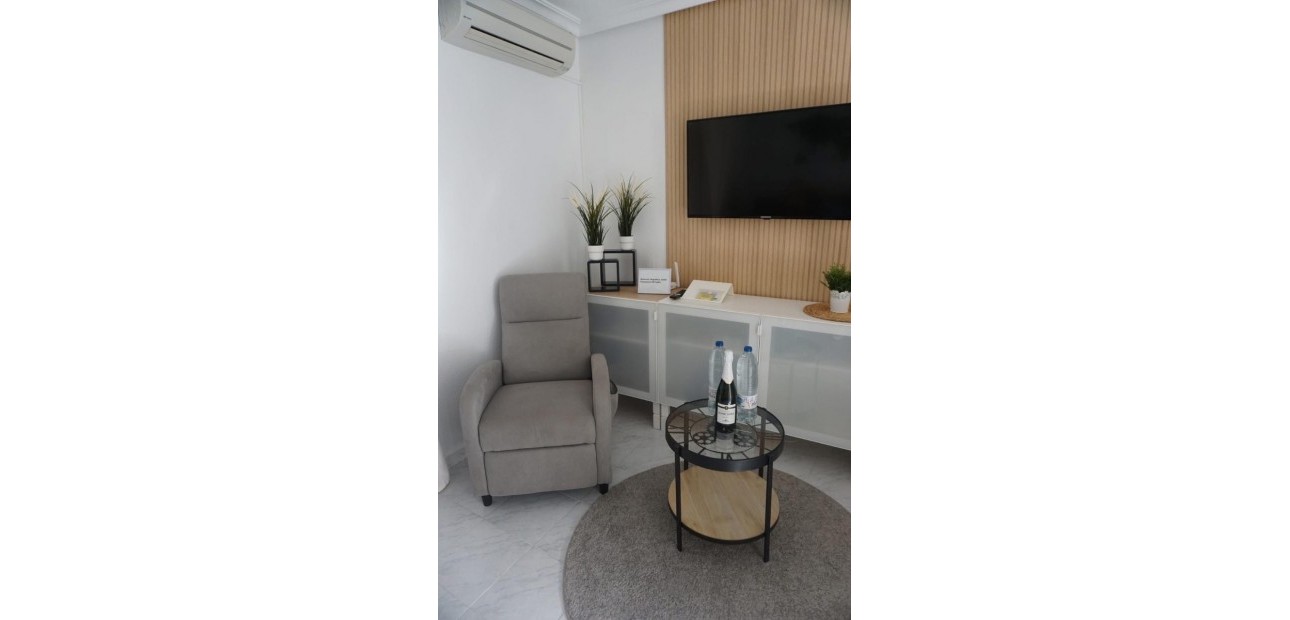 Sale - Apartment / flat -
Torrevieja - Torre La Mata