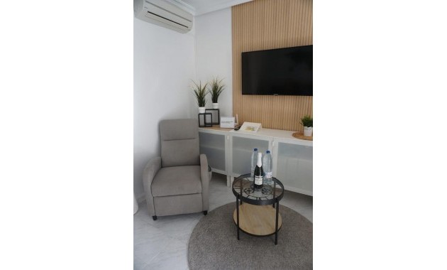 Sale - Apartment / flat -
Torrevieja - Torre La Mata