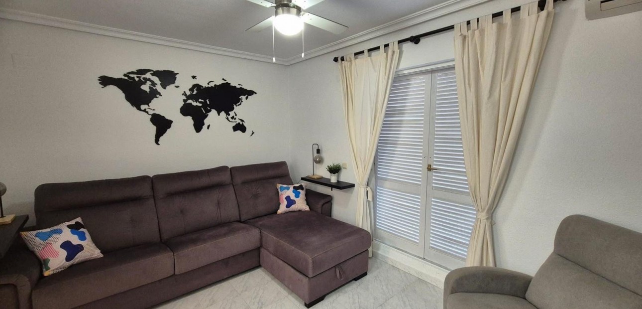 Sale - Apartment / flat -
Torrevieja - Torre La Mata