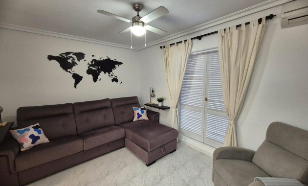 Sale - Apartment / flat -
Torrevieja - Torre La Mata