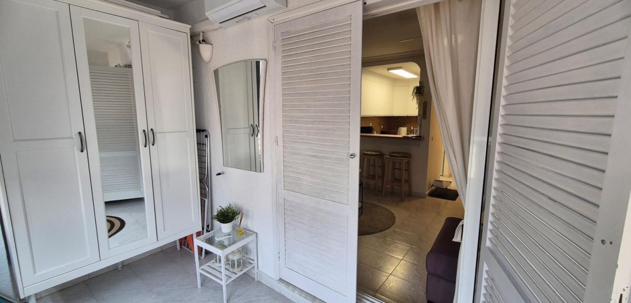 Sale - Apartment / flat -
Torrevieja - Torre La Mata