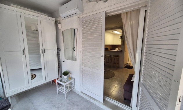 Sale - Apartment / flat -
Torrevieja - Torre La Mata