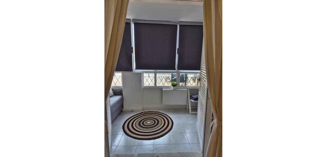 Sale - Apartment / flat -
Torrevieja - Torre La Mata