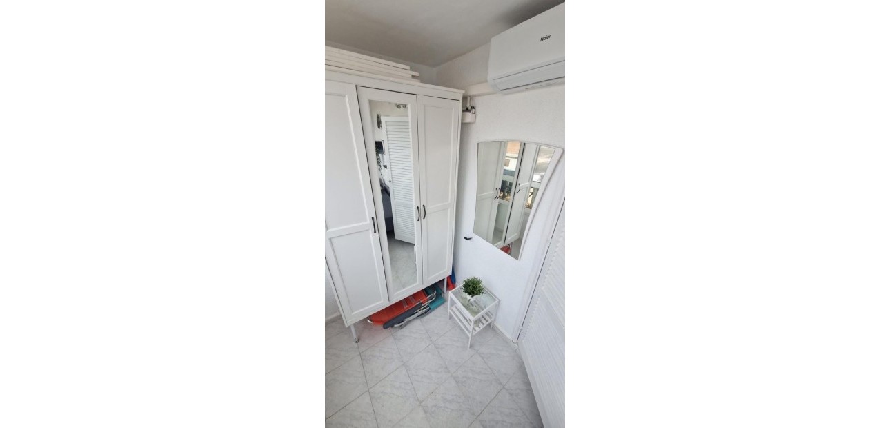 Sale - Apartment / flat -
Torrevieja - Torre La Mata