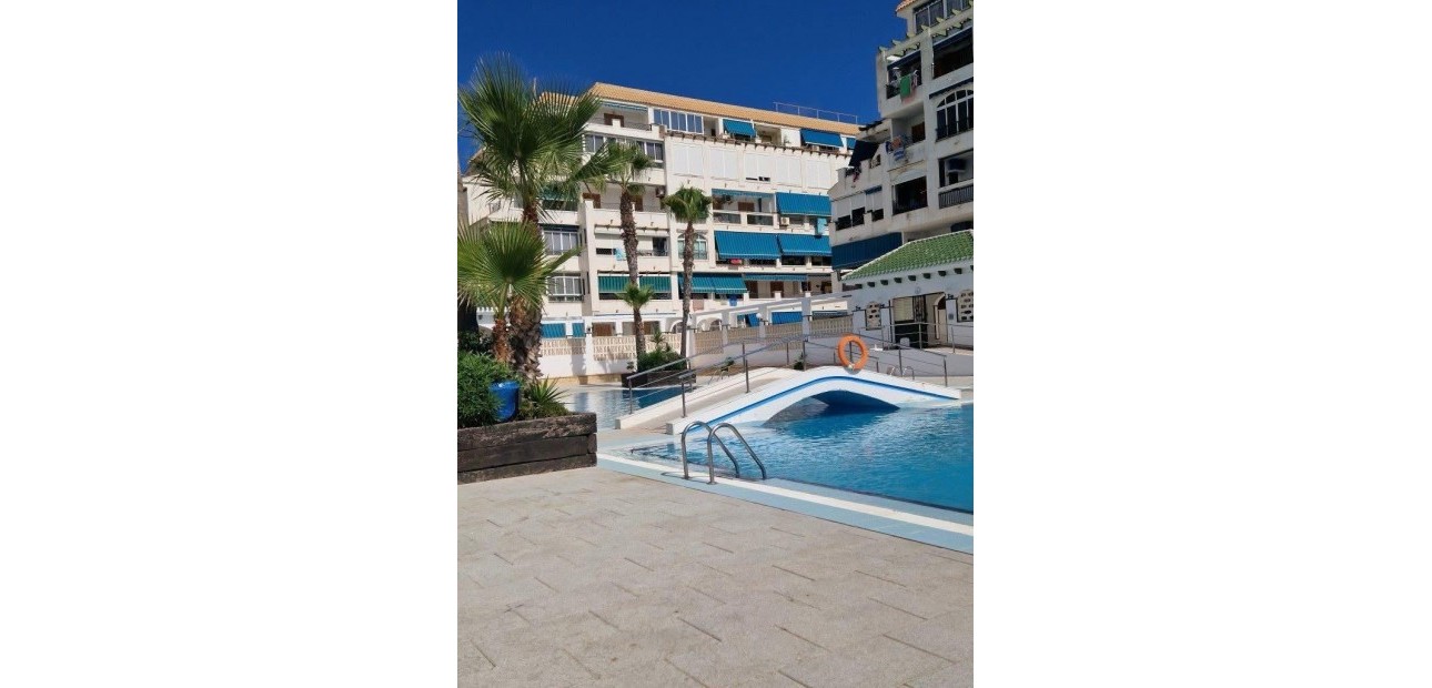 Sale - Apartment / flat -
Torrevieja - Torre La Mata