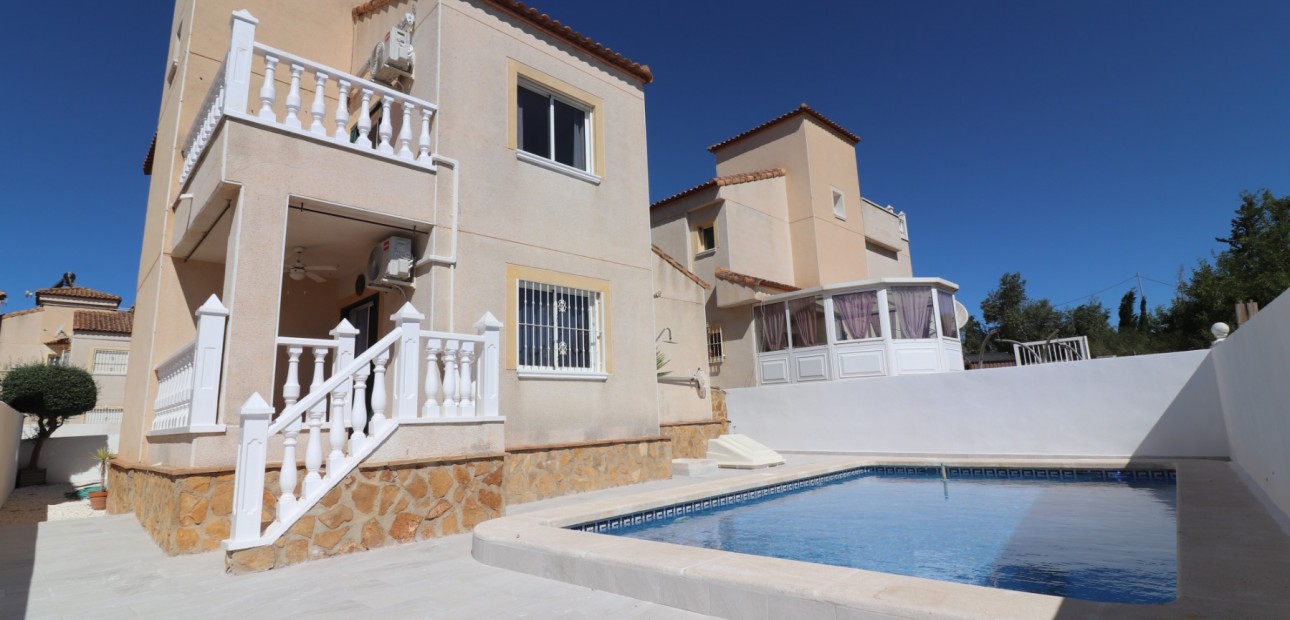 Sale - Detached Villa -
San Miguel de Salinas - Lake View Mansions