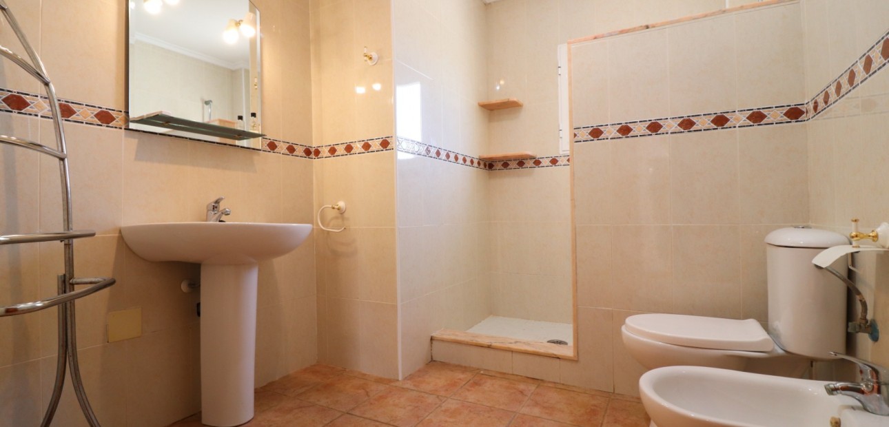 Sale - Detached Villa -
San Miguel de Salinas - Lake View Mansions