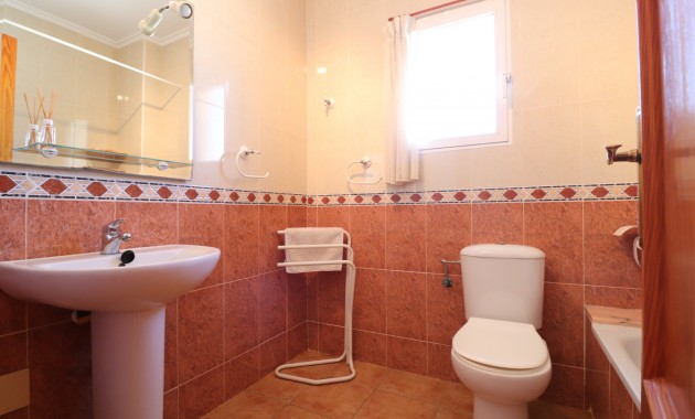 Sale - Detached Villa -
San Miguel de Salinas - Lake View Mansions