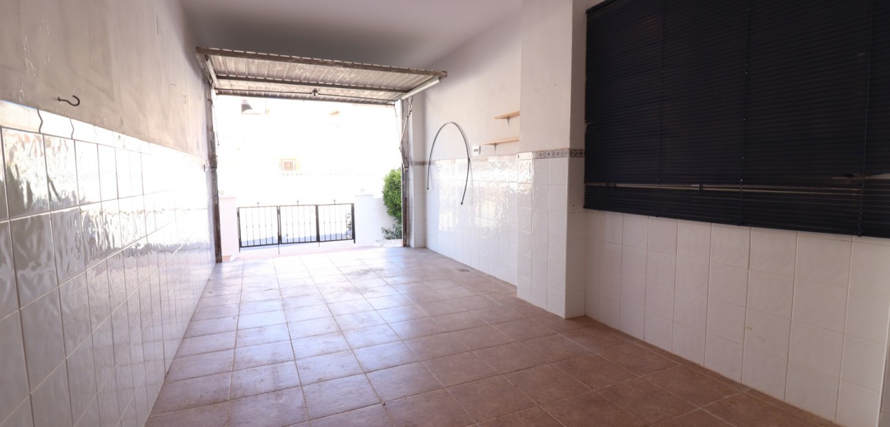 Sale - Detached Villa -
San Miguel de Salinas - Lake View Mansions