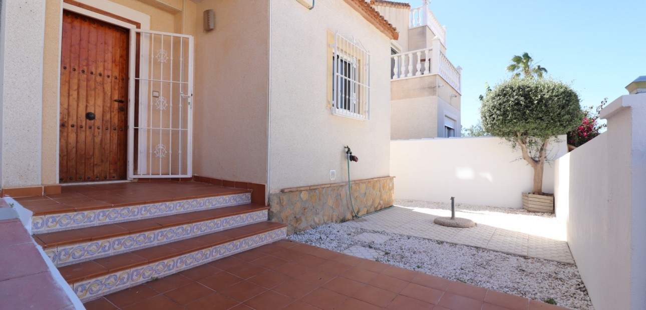 Sale - Detached Villa -
San Miguel de Salinas - Lake View Mansions