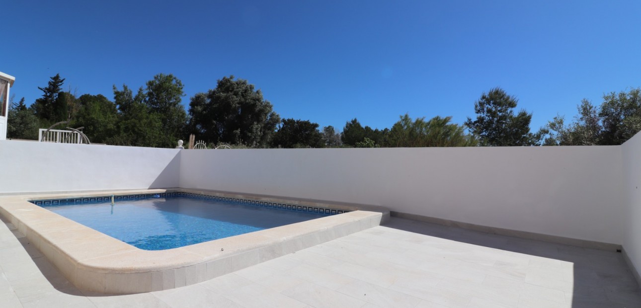 Sale - Detached Villa -
San Miguel de Salinas - Lake View Mansions