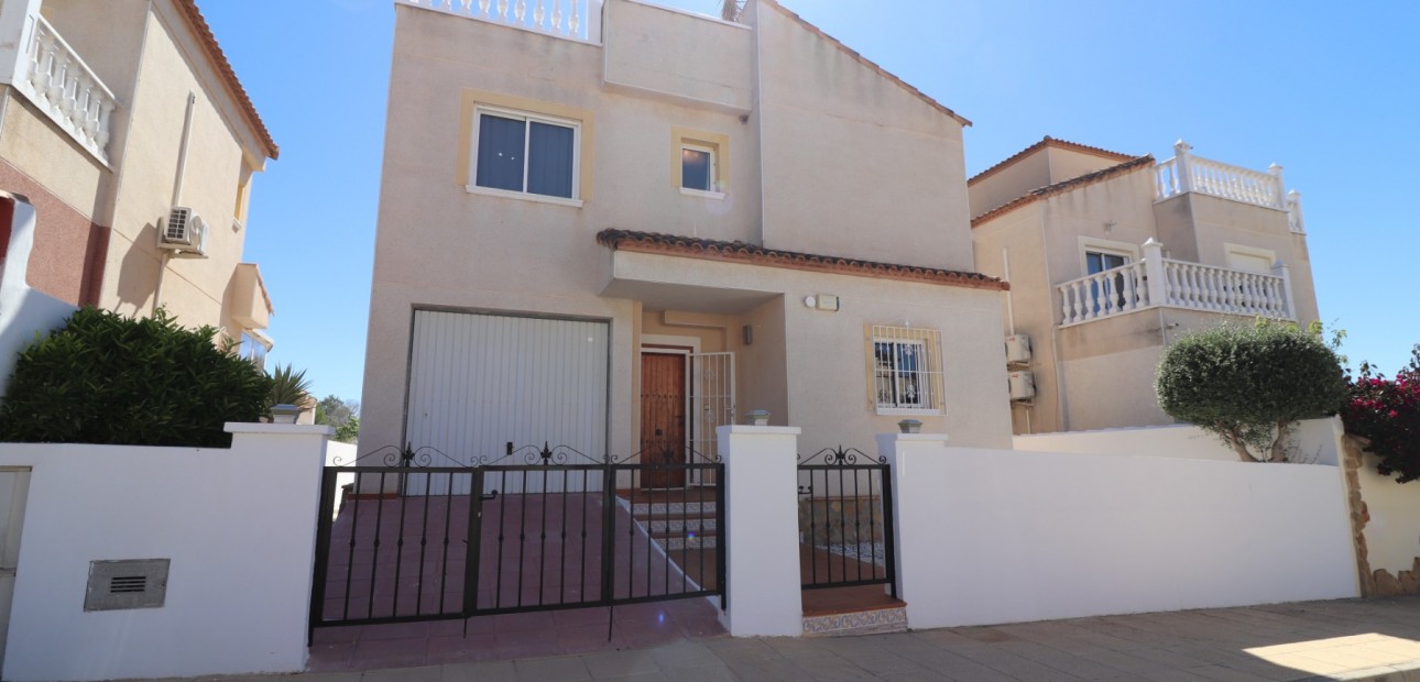 Sale - Detached Villa -
San Miguel de Salinas - Lake View Mansions