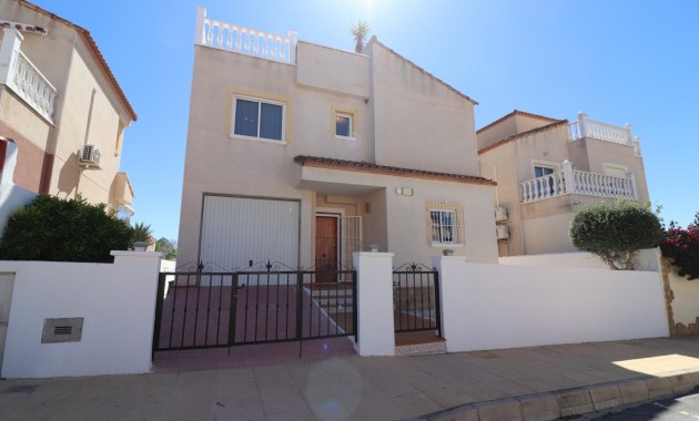 Sale - Detached Villa -
San Miguel de Salinas - Lake View Mansions