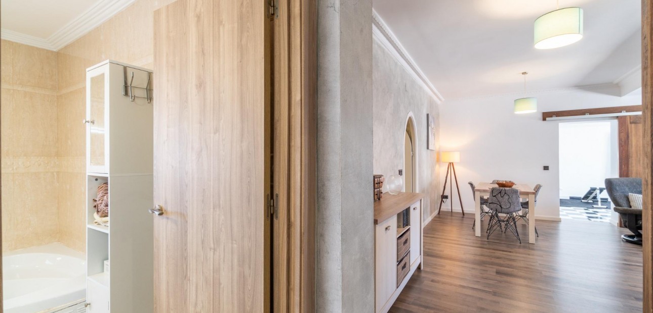 Sale - Villa -
Torrevieja - Torreta florida