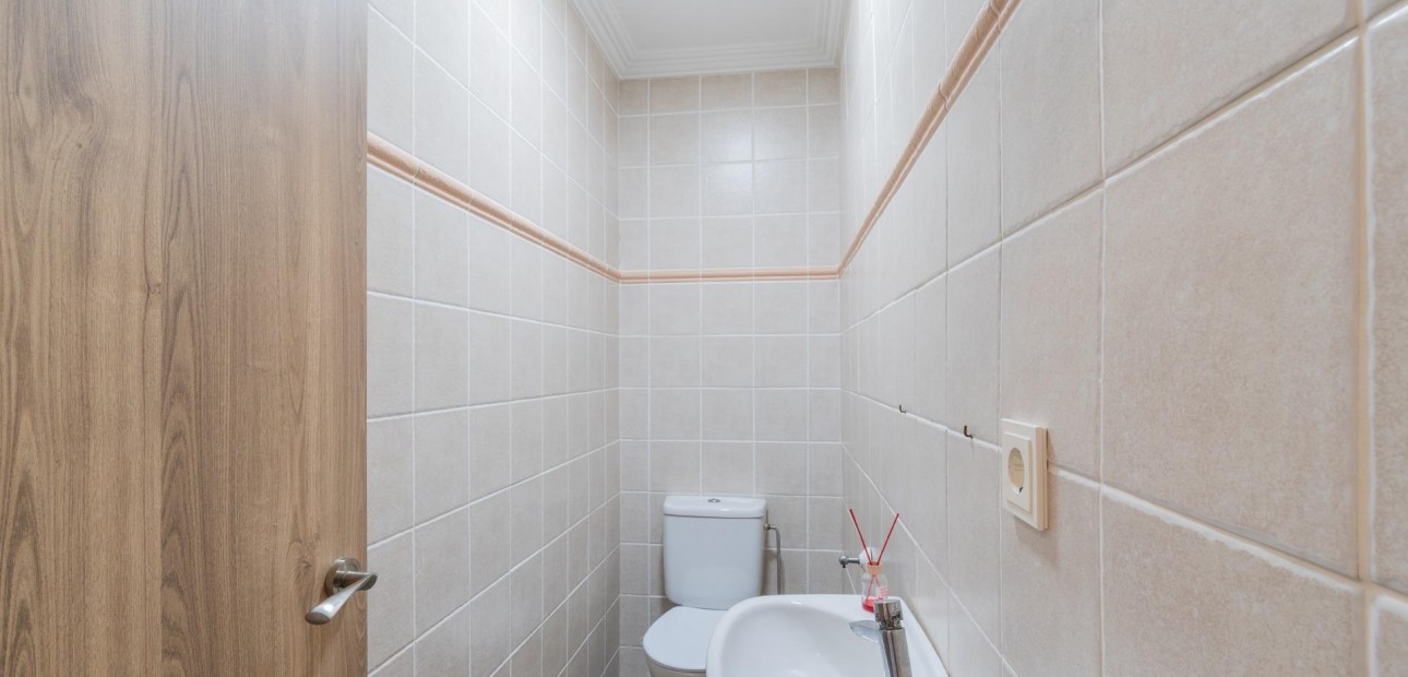 Sale - Villa -
Torrevieja - Torreta florida