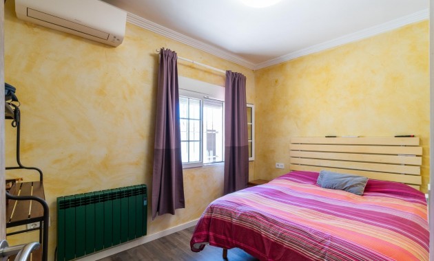 Sale - Villa -
Torrevieja - Torreta florida