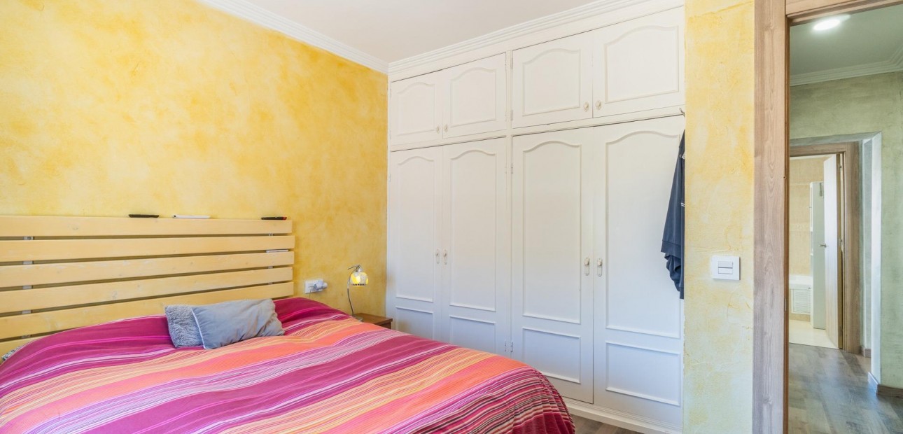 Sale - Villa -
Torrevieja - Torreta florida