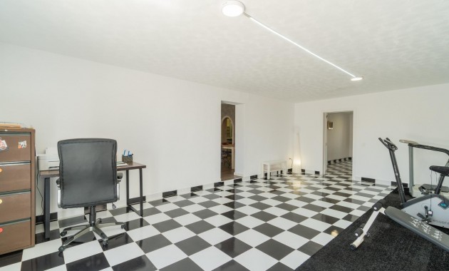 Sale - Villa -
Torrevieja - Torreta florida