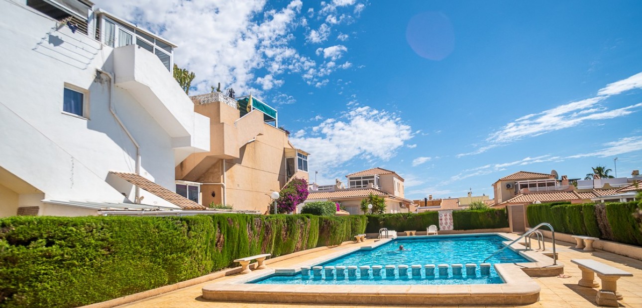 Sale - Apartment / flat -
Alicante - La Florida
