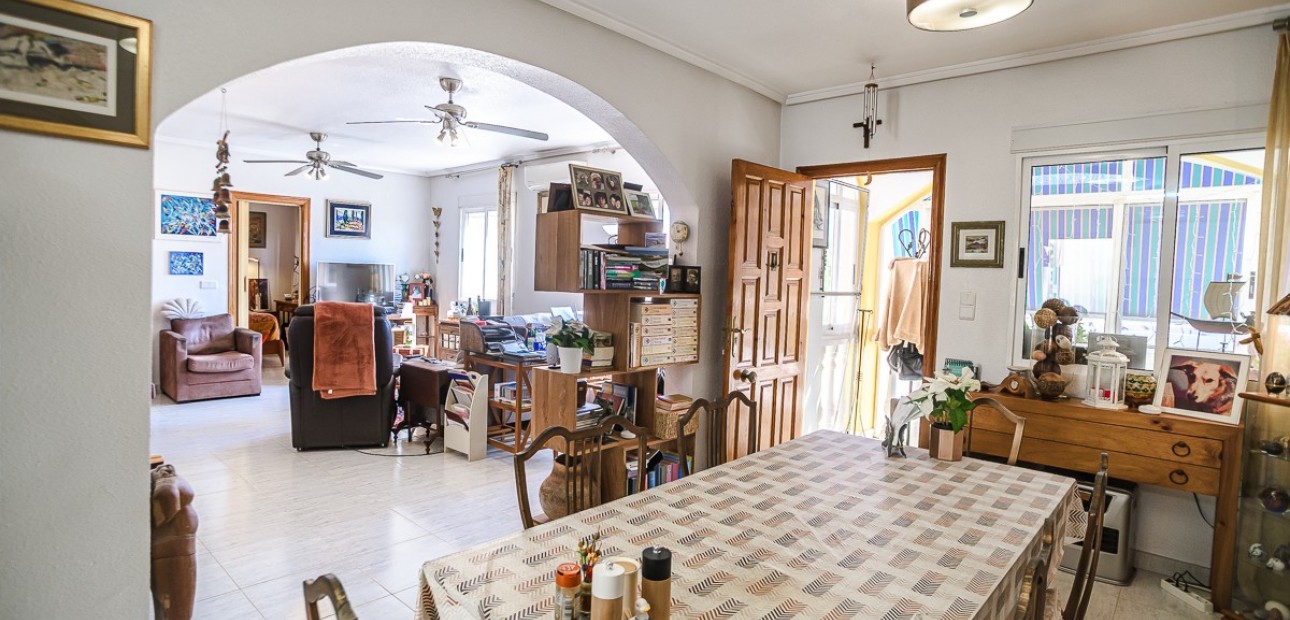 Sale - Apartment / flat -
Alicante - La Florida