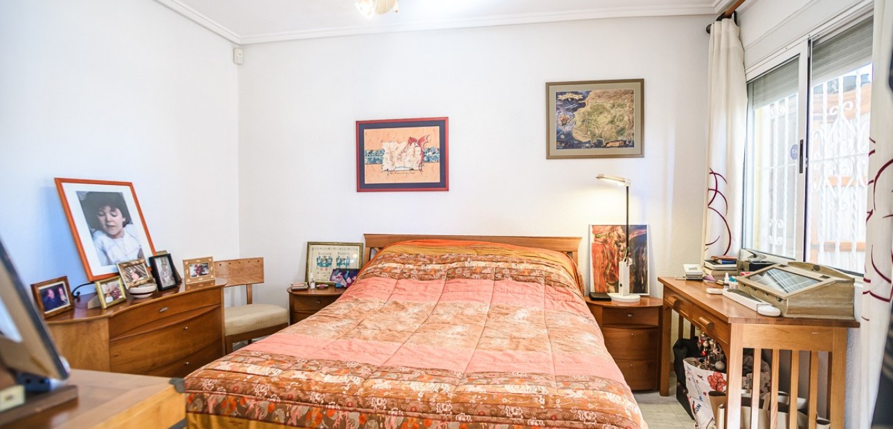 Sale - Apartment / flat -
Alicante - La Florida