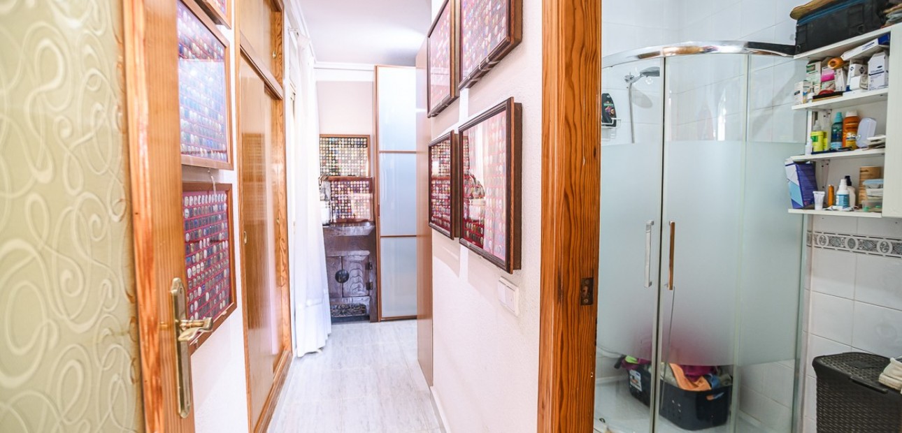 Sale - Apartment / flat -
Alicante - La Florida
