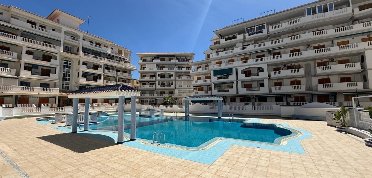 Sale - Apartment / flat -
Torrevieja - Los Europeos