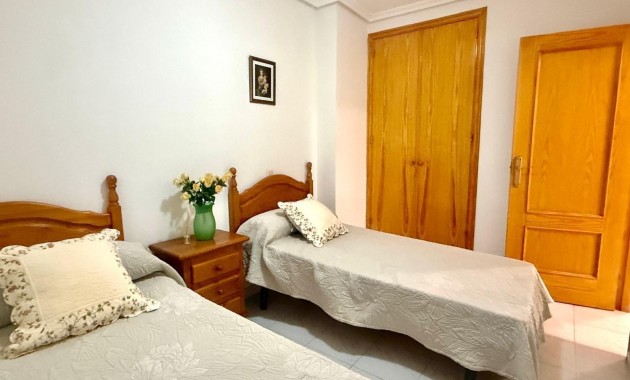 Sale - Apartment / flat -
Torrevieja - Los Europeos