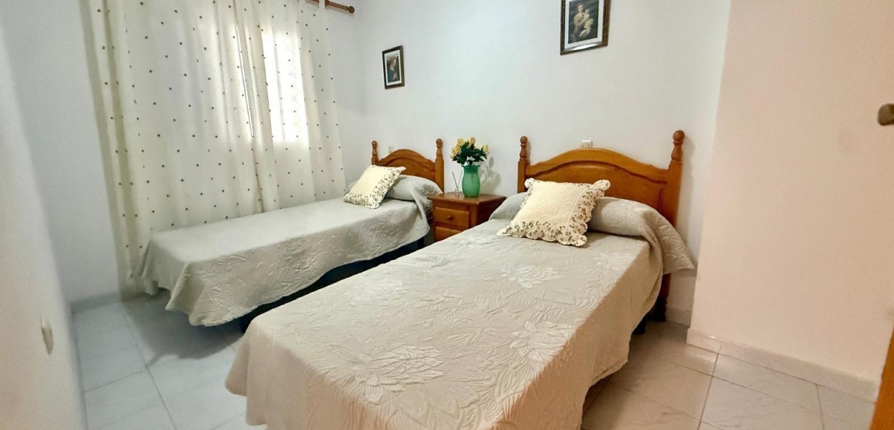 Sale - Apartment / flat -
Torrevieja - Los Europeos