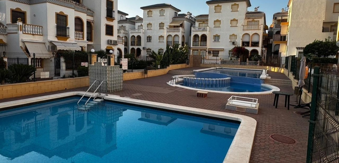 Herverkoop - Appartement / flat -
Torrevieja - La Mata