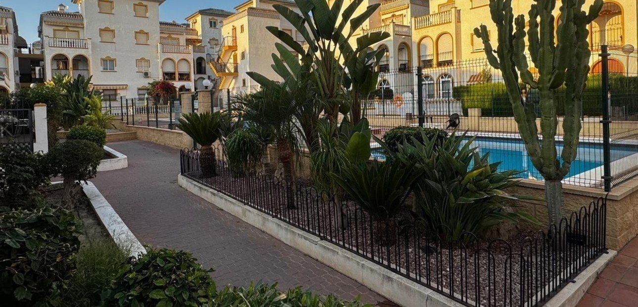 Herverkoop - Appartement / flat -
Torrevieja - La Mata