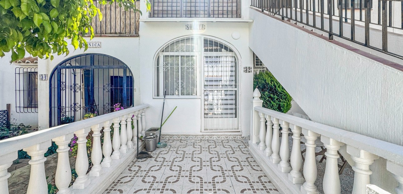 Sale - Apartment / flat -
Orihuela Costa - Los Balcones