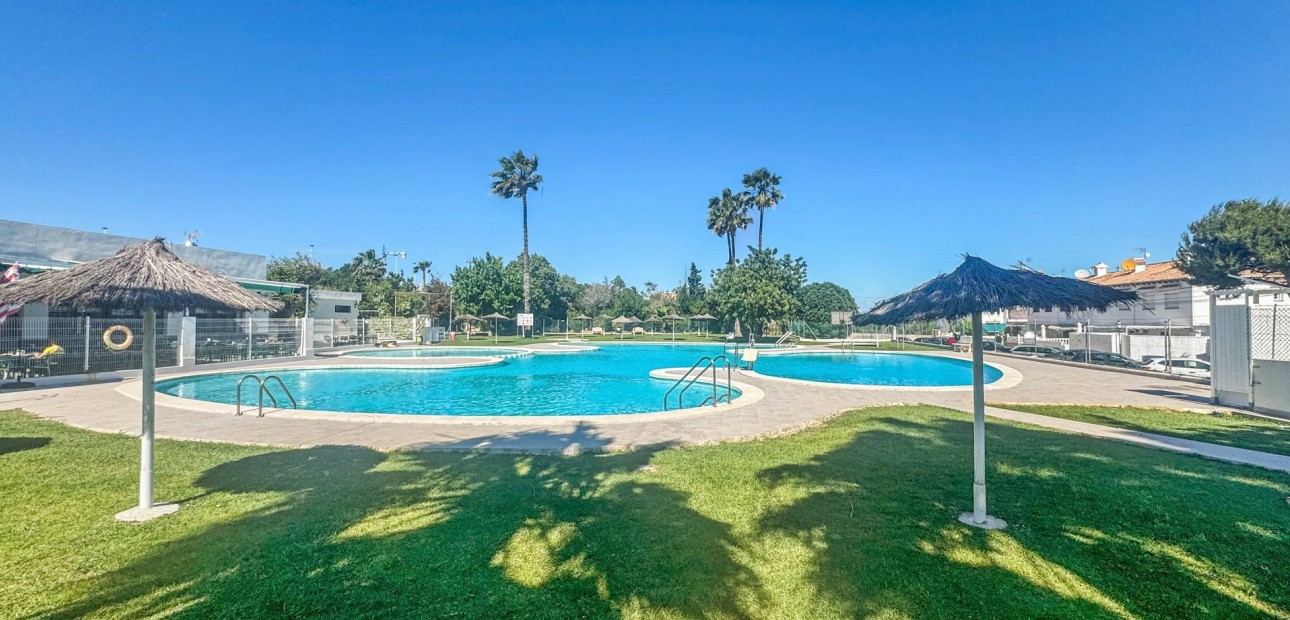 Sale - Apartment / flat -
Orihuela Costa - Los Balcones