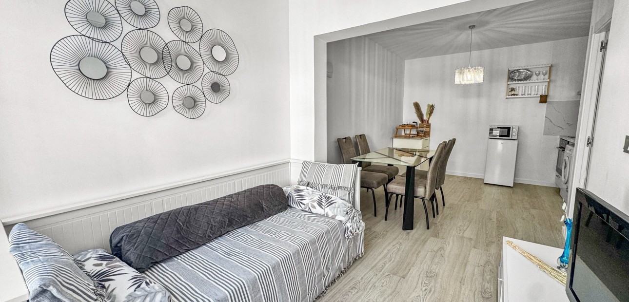 Sale - Apartment / flat -
Orihuela Costa - Los Balcones