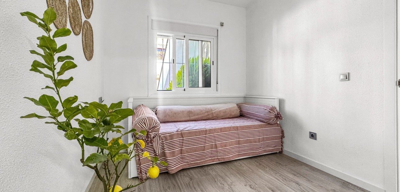Sale - Apartment / flat -
Orihuela Costa - Los Balcones