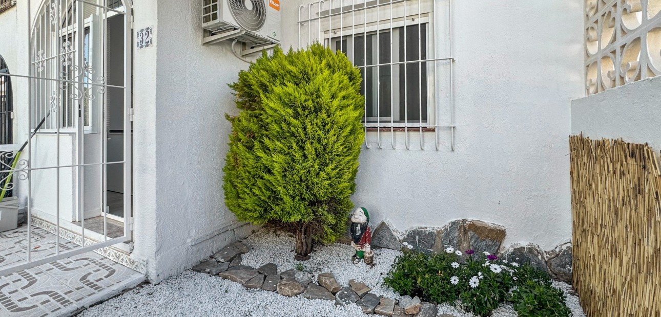 Sale - Apartment / flat -
Orihuela Costa - Los Balcones