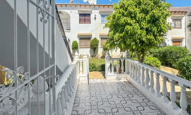 Sale - Apartment / flat -
Orihuela Costa - Los Balcones
