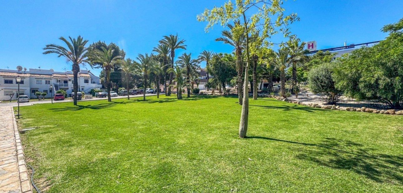 Sale - Apartment / flat -
Orihuela Costa - Los Balcones