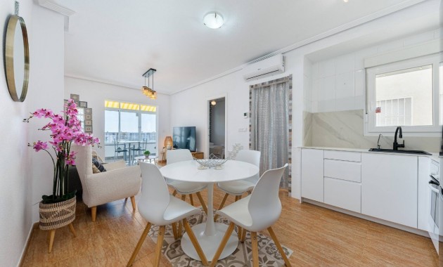 Sale - Apartment / flat -
Orihuela Costa - Playa Flamenca