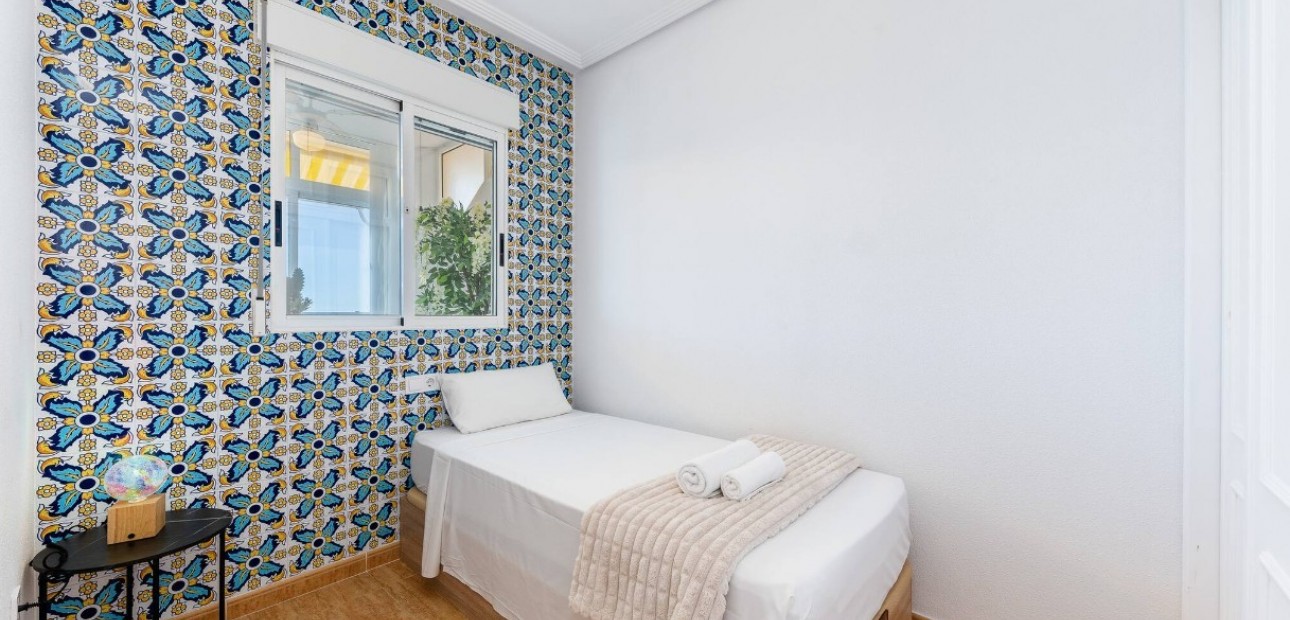 Sale - Apartment / flat -
Orihuela Costa - Playa Flamenca